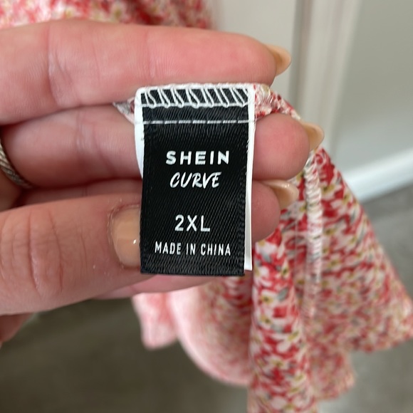 NWOT off the shoulder floral maxi - Picture 7 of 8